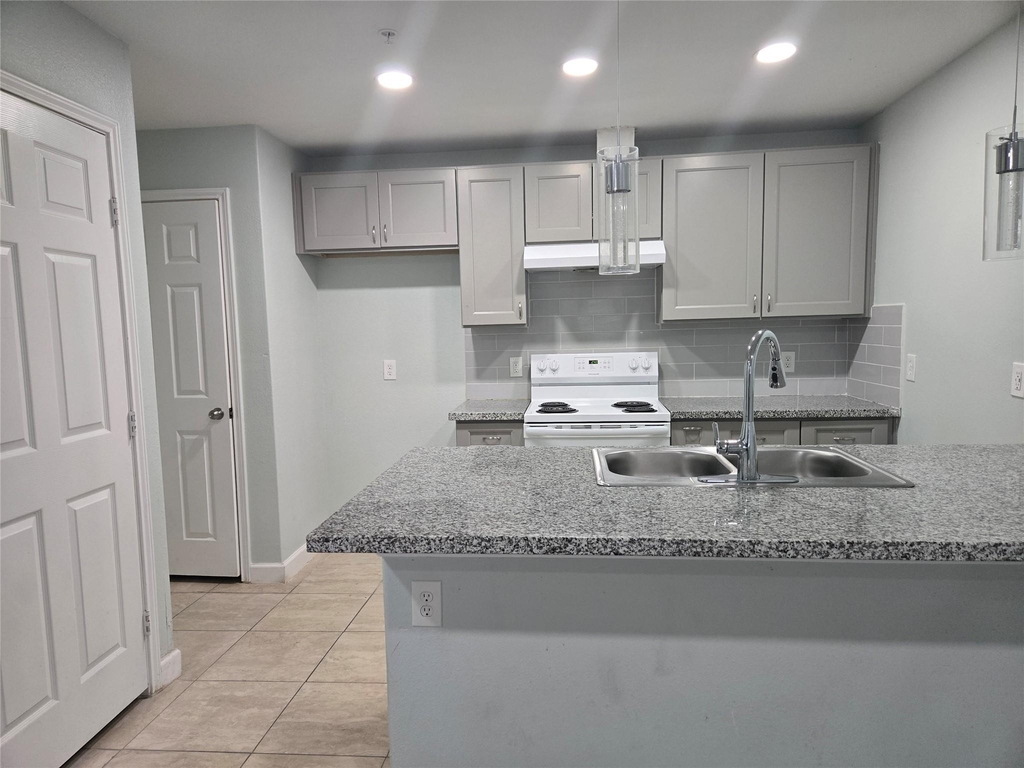 22061 Russell Drive - Photo 2