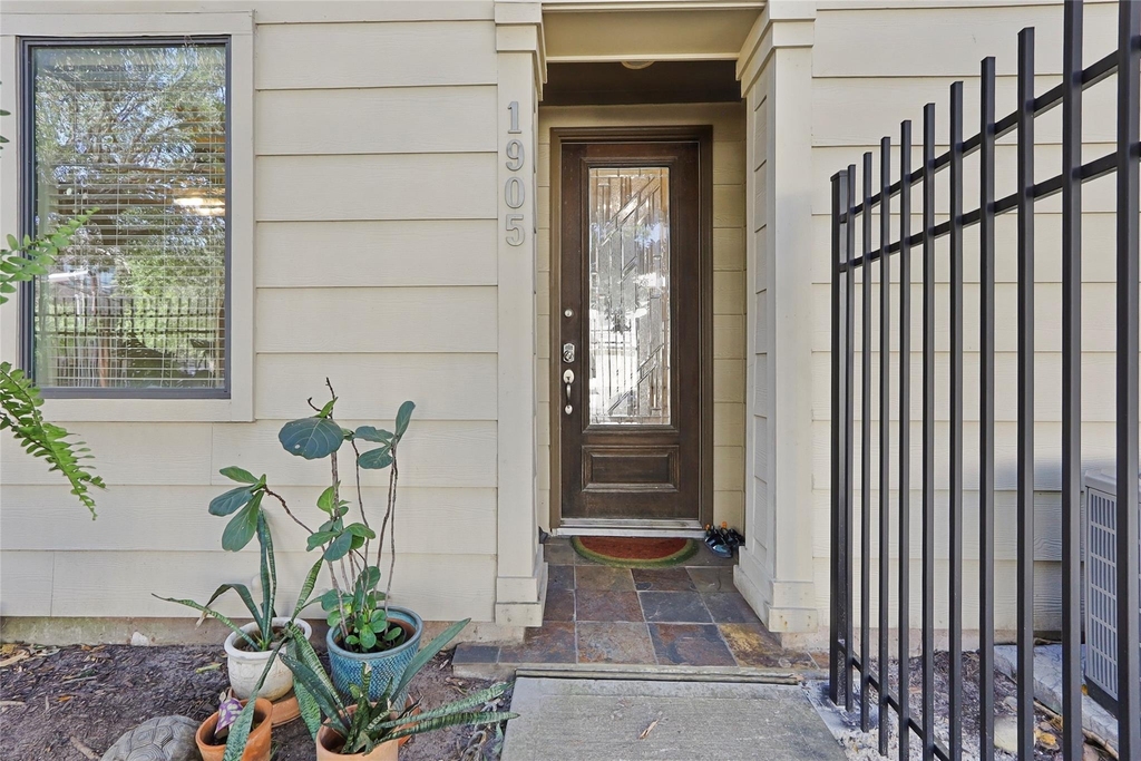 1905 Summer Street - Photo 21