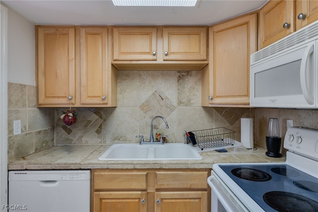 3265 Royal Canadian Trace - Photo 3