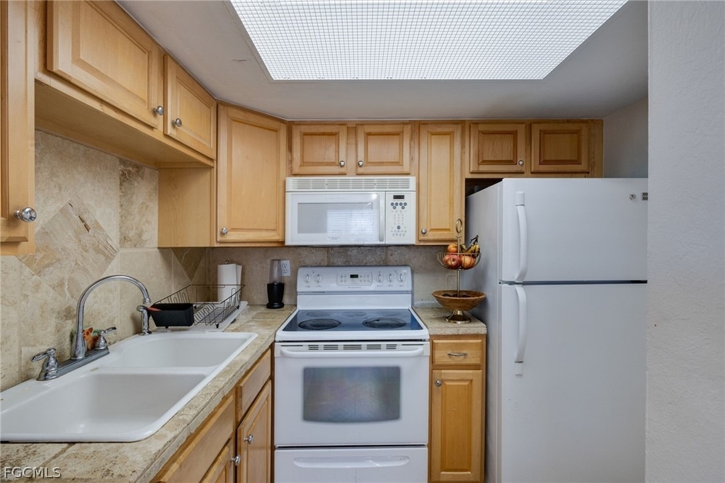 3265 Royal Canadian Trace - Photo 4