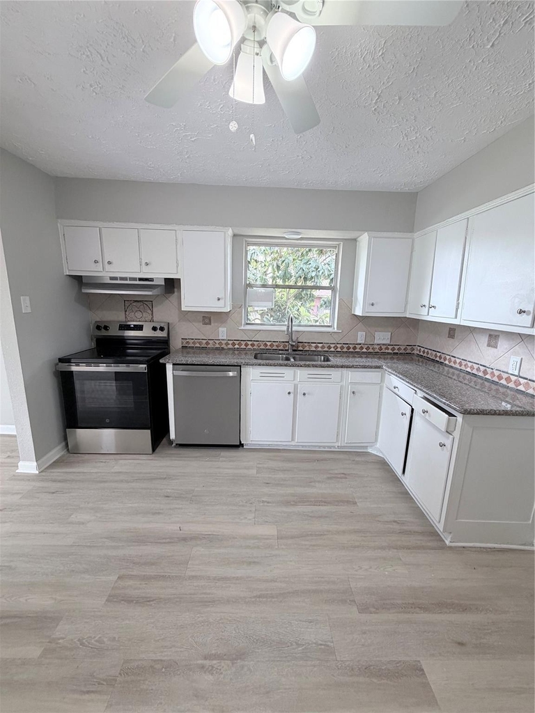 5902 Willow Glen Drive - Photo 8