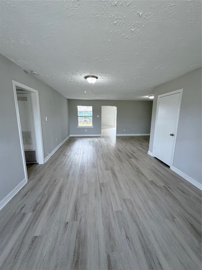 5902 Willow Glen Drive - Photo 16