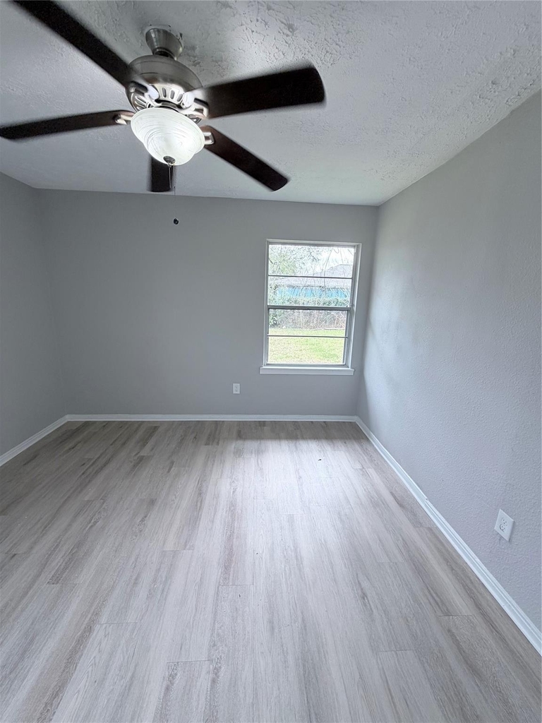 5902 Willow Glen Drive - Photo 12