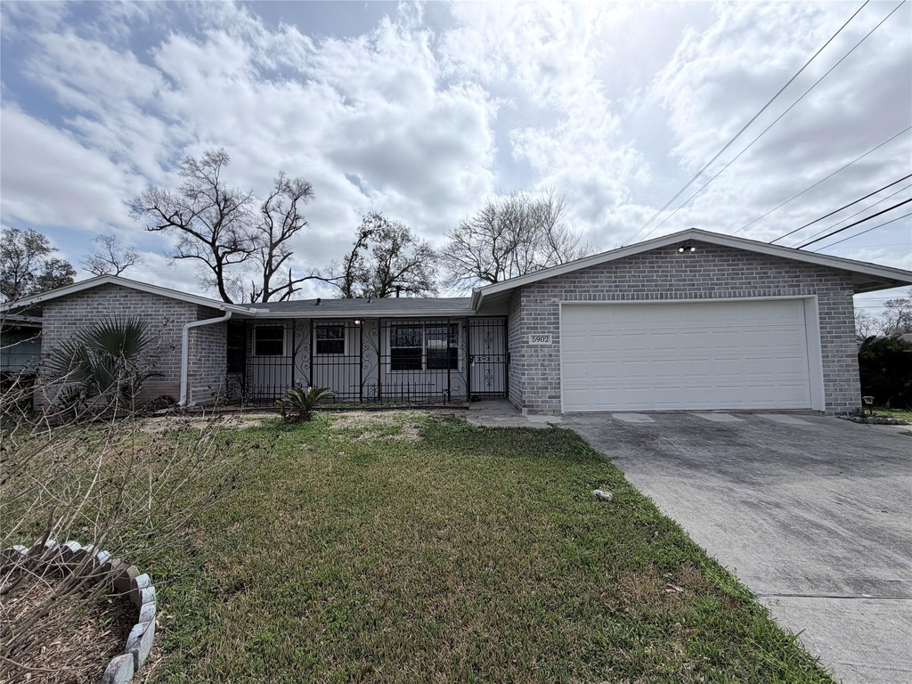 5902 Willow Glen Drive - Photo 0