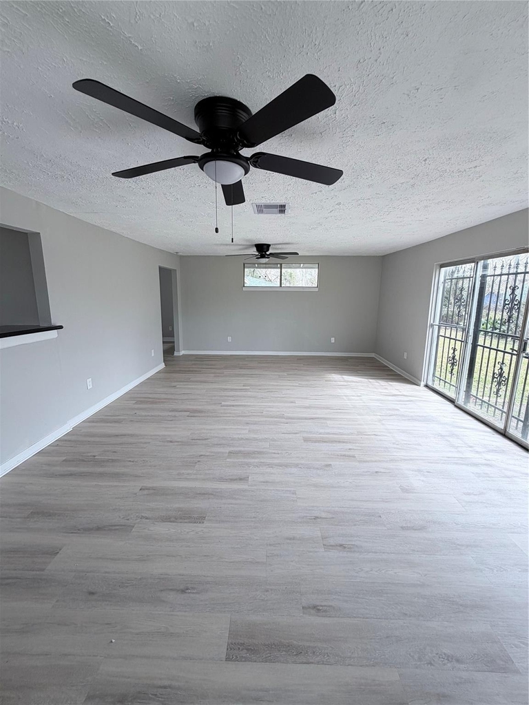 5902 Willow Glen Drive - Photo 14