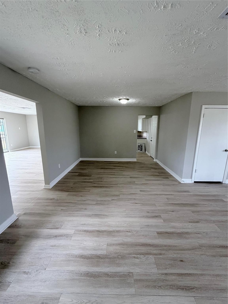 5902 Willow Glen Drive - Photo 15
