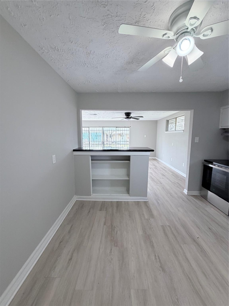 5902 Willow Glen Drive - Photo 7