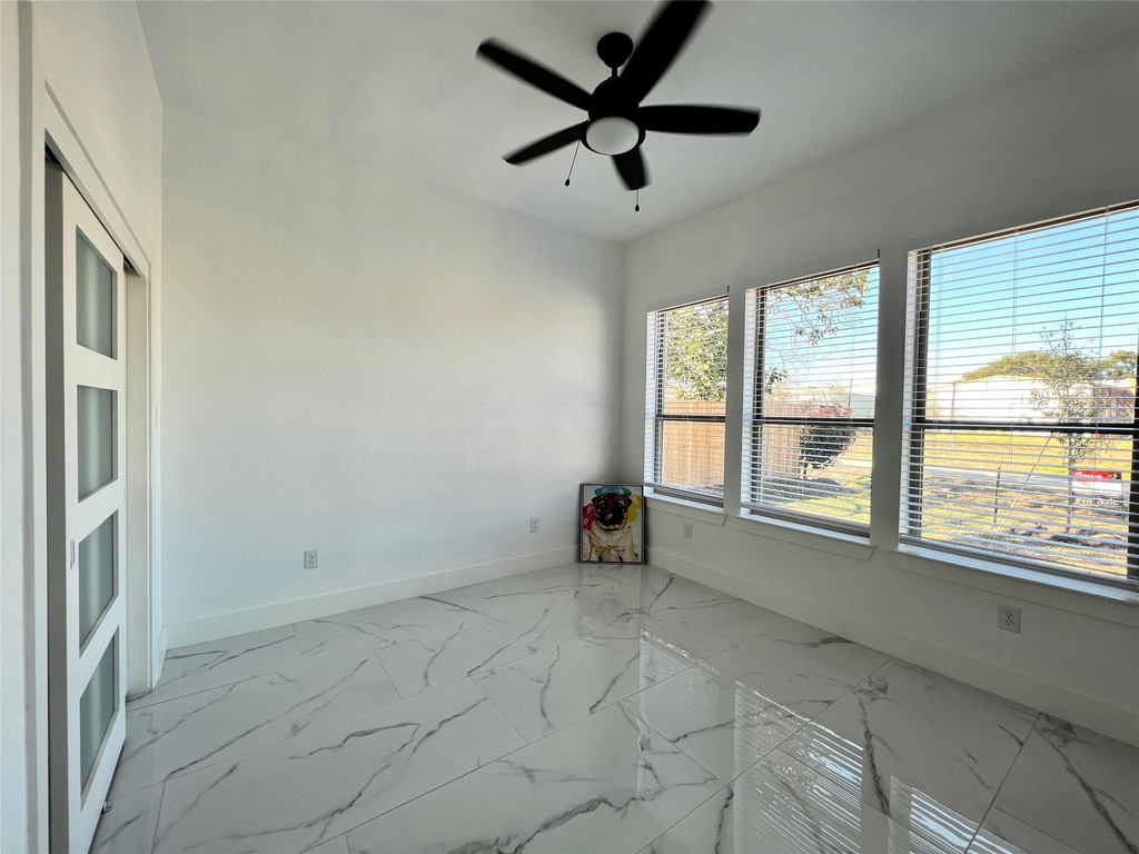 10127 Grover Ln - Photo 5