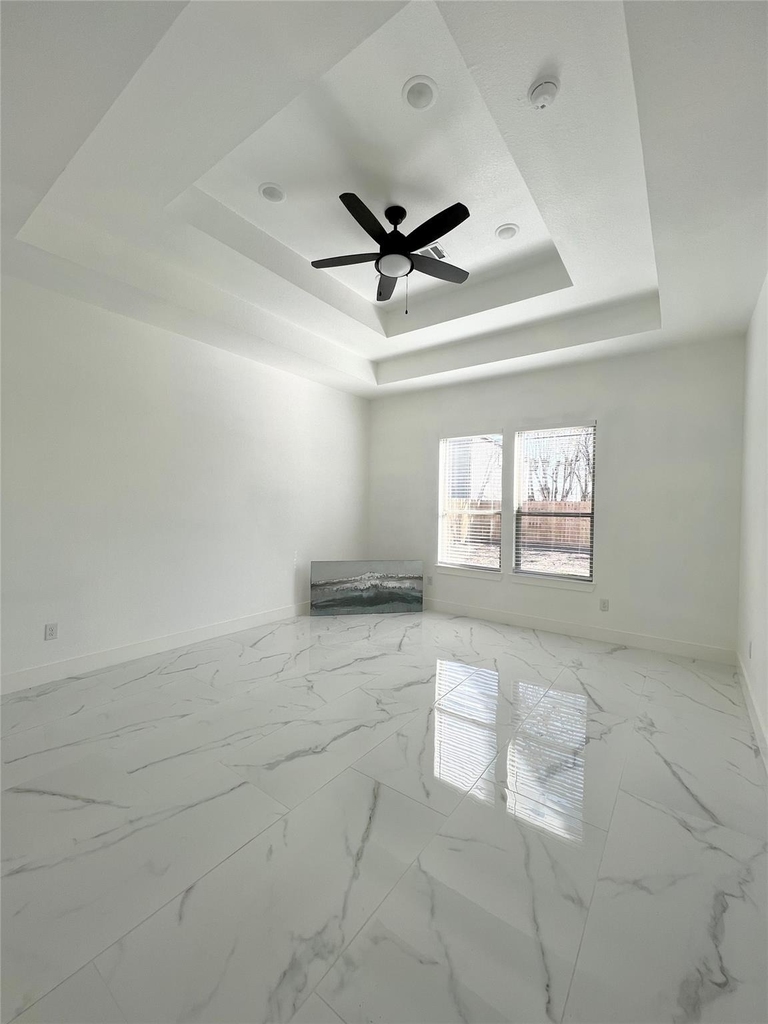 10127 Grover Ln - Photo 4