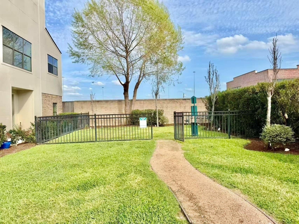 1254 N Post Oak Road - Photo 23