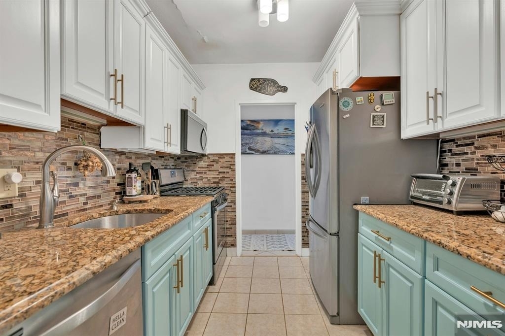 1375 River - Photo 8
