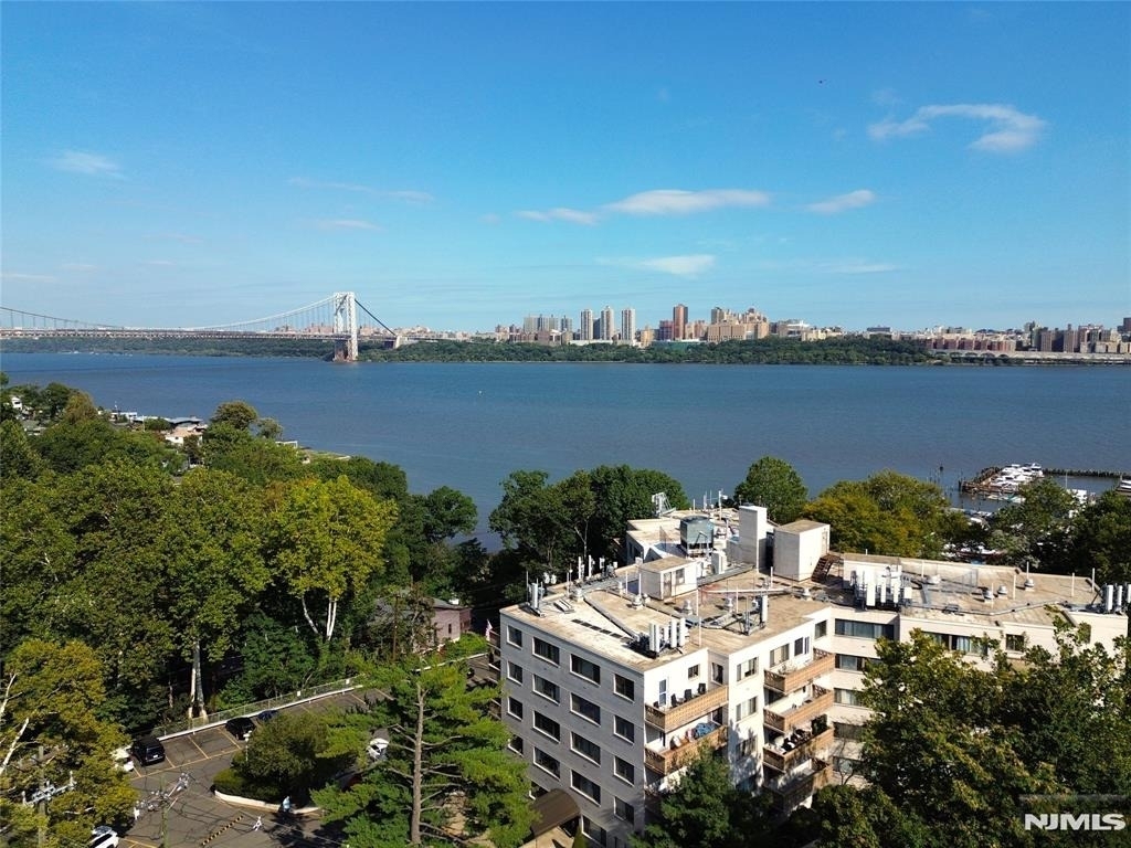 1375 River - Photo 0