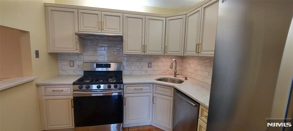 871 Juniper - Photo 1