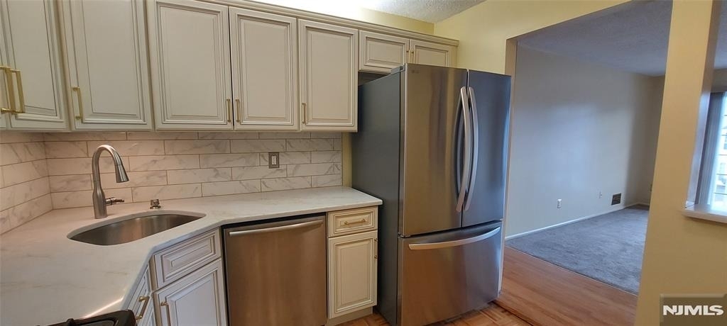 871 Juniper - Photo 2
