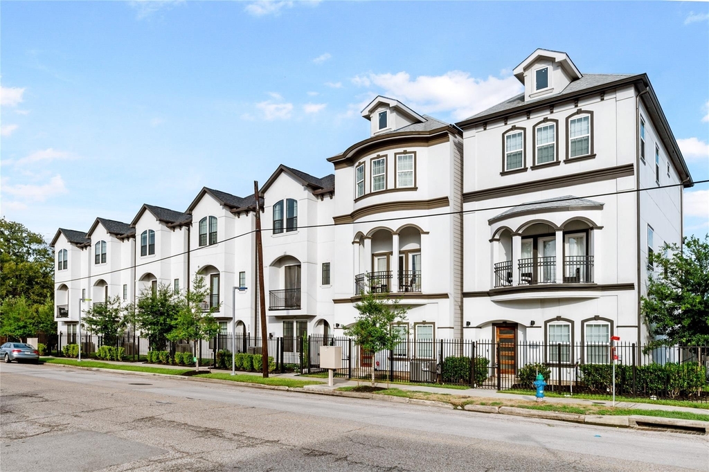 211 Milby Street - Photo 1