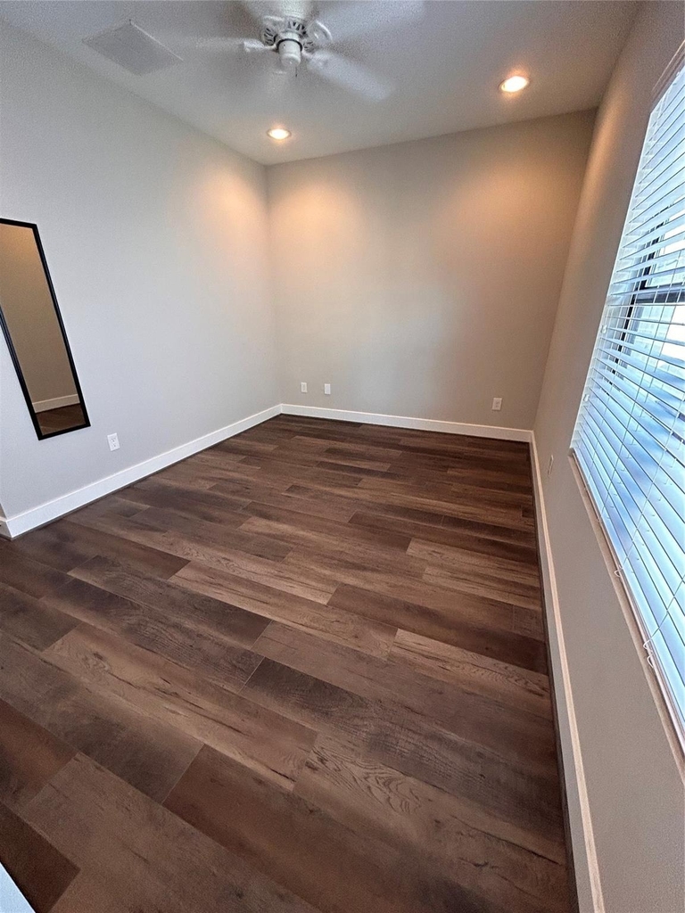 211 Milby Street - Photo 18