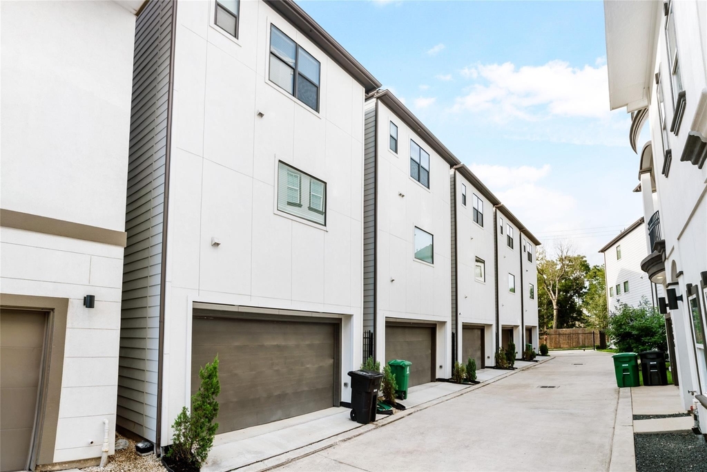 211 Milby Street - Photo 3