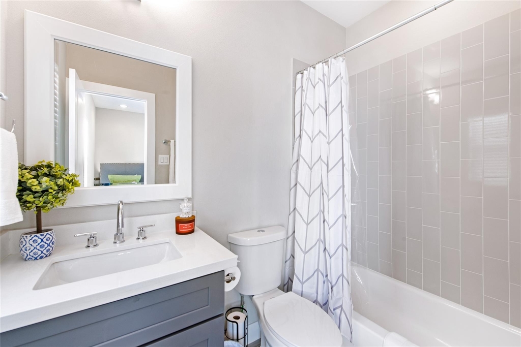 211 Milby Street - Photo 8