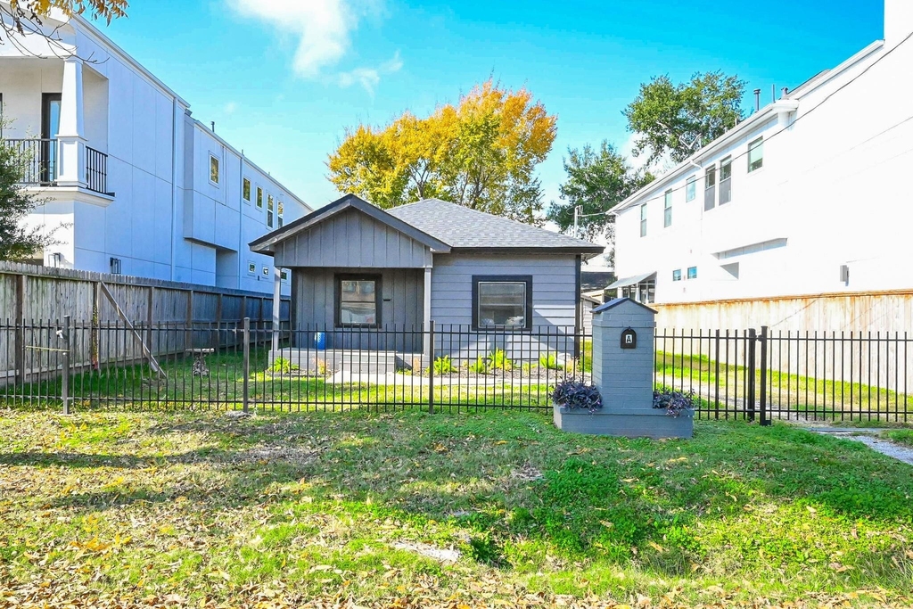 1507 Laird Street - Photo 17