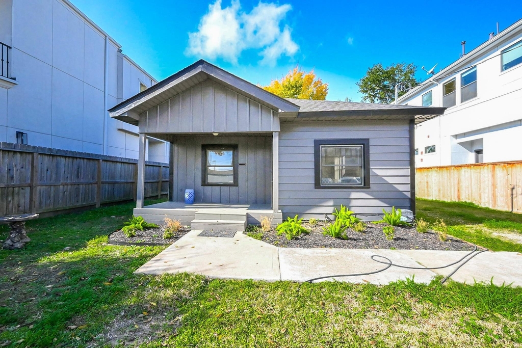 1507 Laird Street - Photo 0