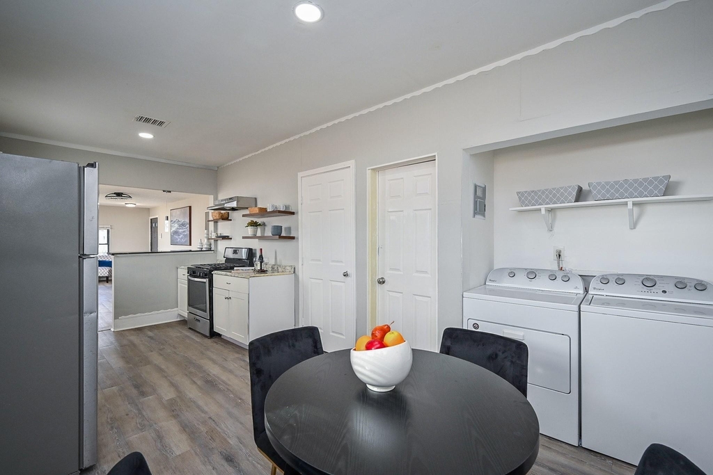 1507 Laird Street - Photo 10