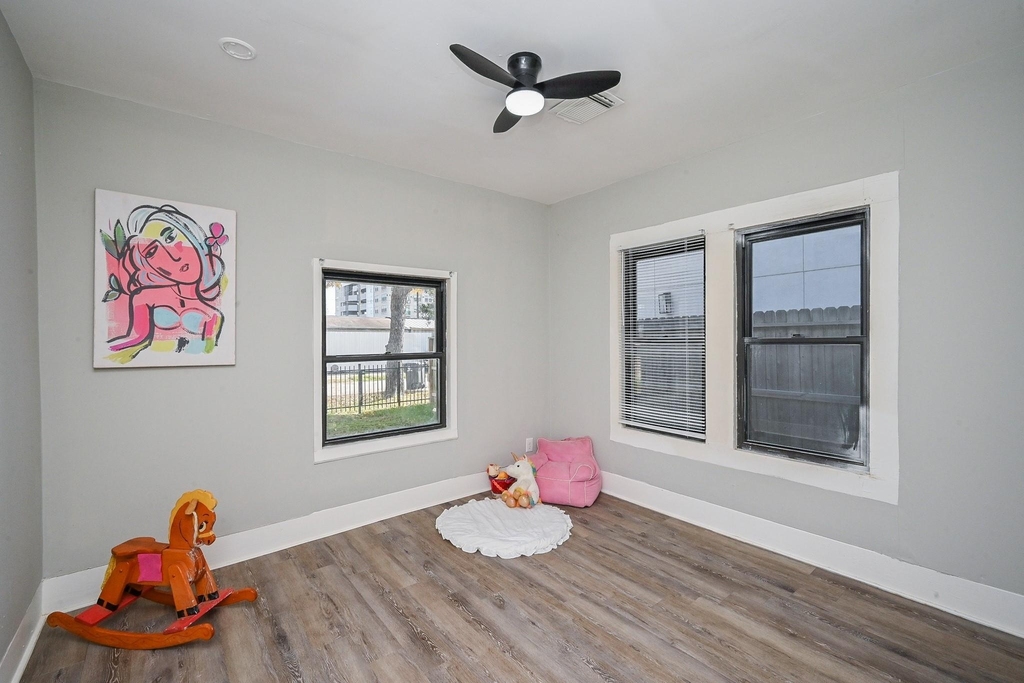 1507 Laird Street - Photo 12