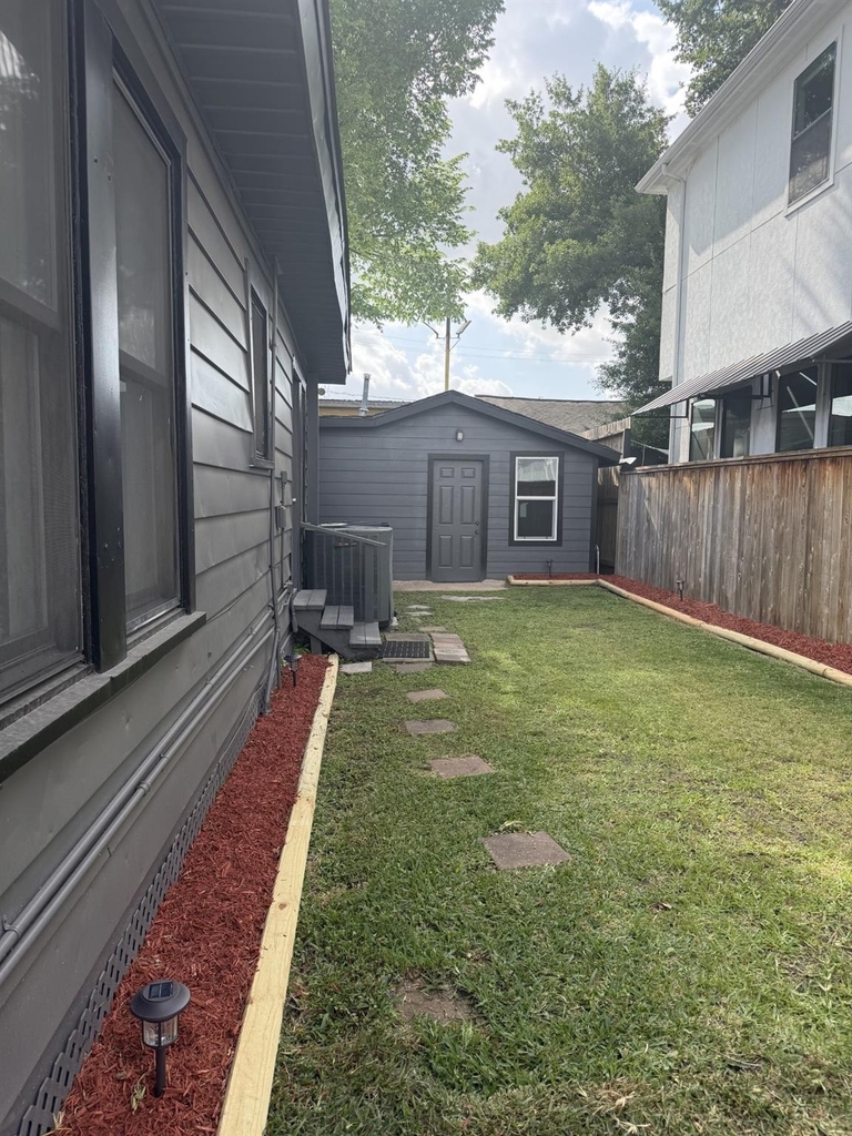 1507 Laird Street - Photo 21