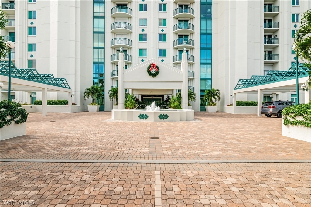 7515 Pelican Bay Boulevard - Photo 1