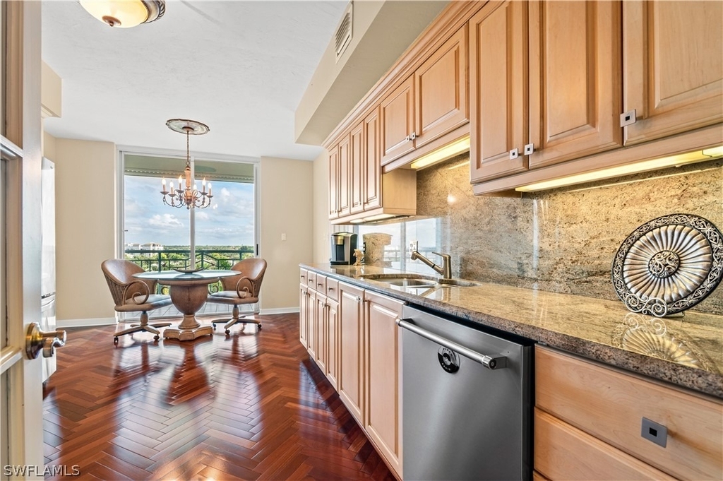 7515 Pelican Bay Boulevard - Photo 10