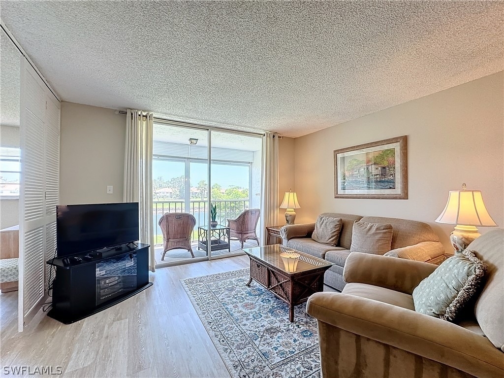 300 Forest Lakes Boulevard - Photo 16