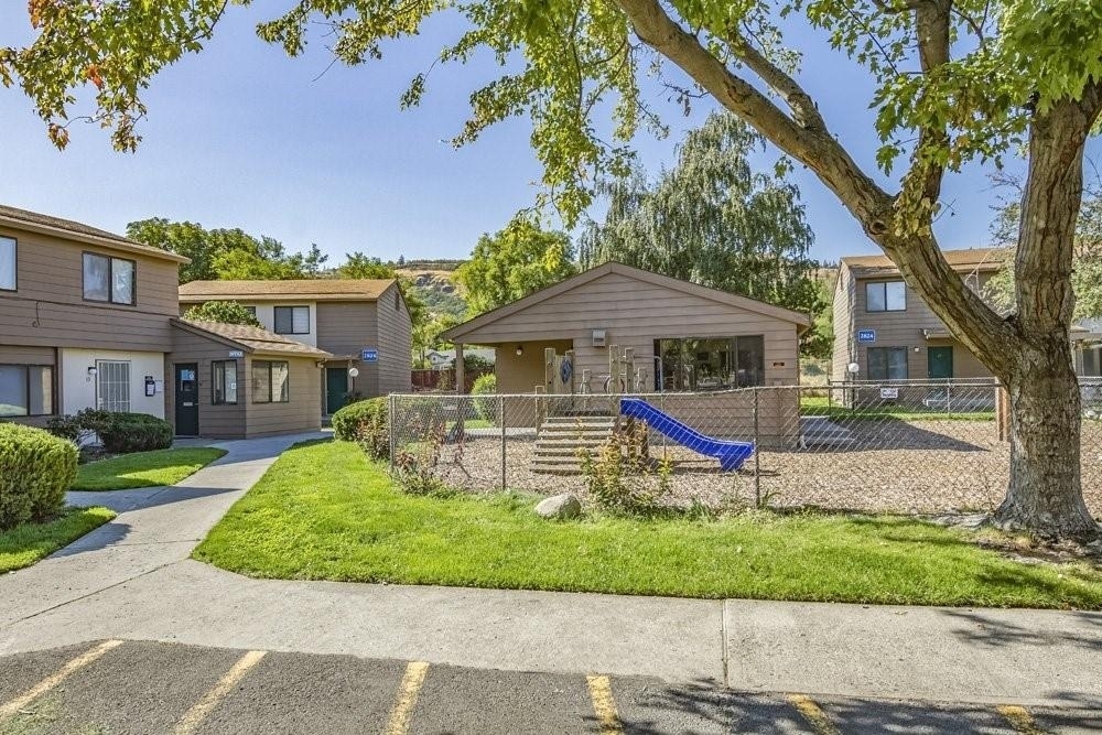 2812 W 7th Street - Photo 5