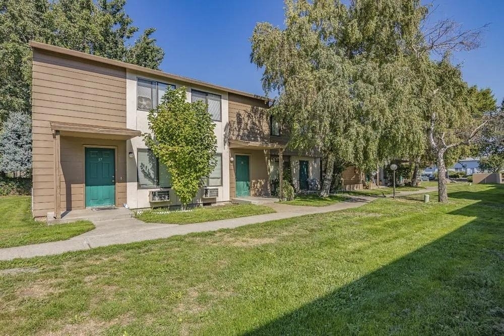 2812 W 7th Street - Photo 2