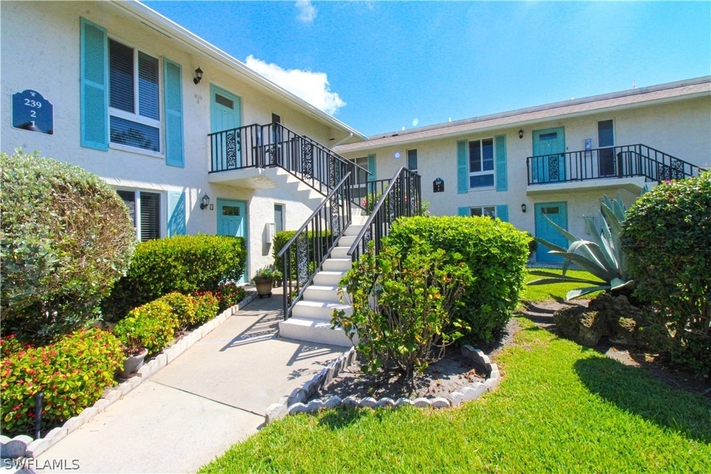 239 Palm Drive - Photo 1
