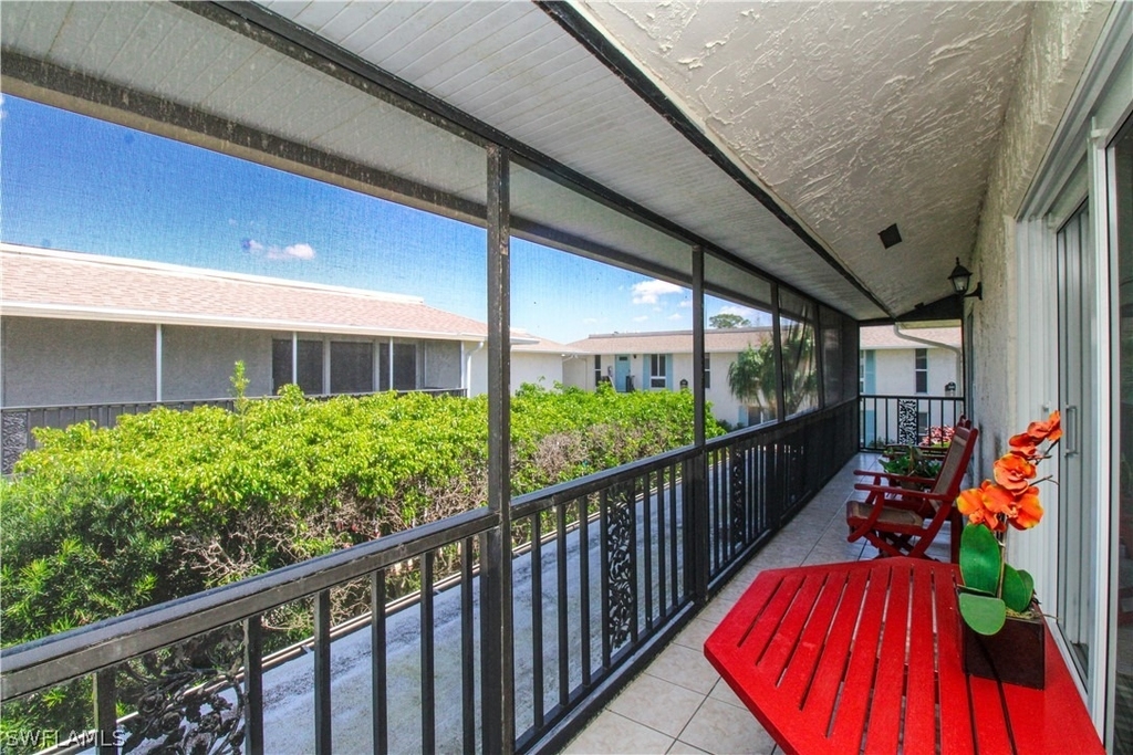 239 Palm Drive - Photo 3