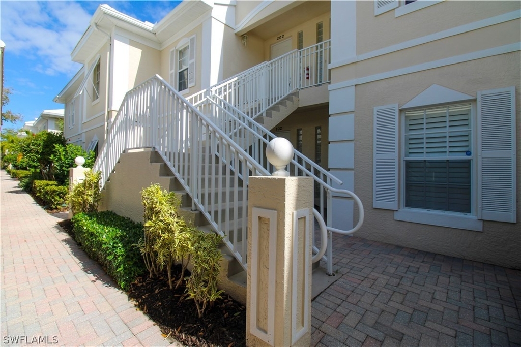 1360 Sweetwater Cove - Photo 3