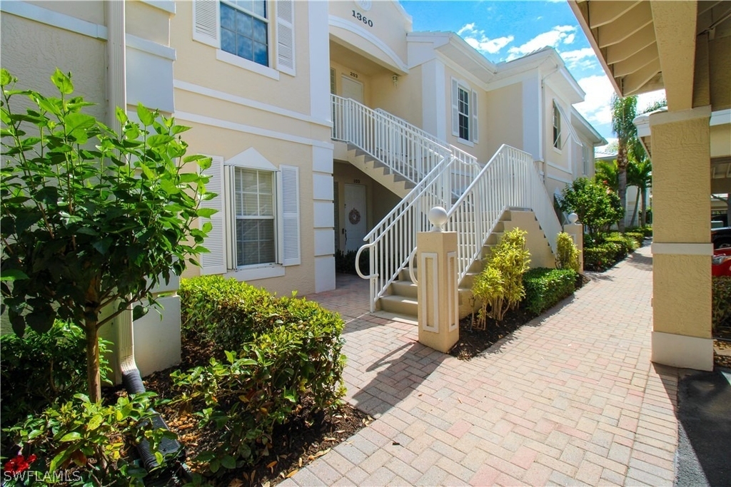 1360 Sweetwater Cove - Photo 4