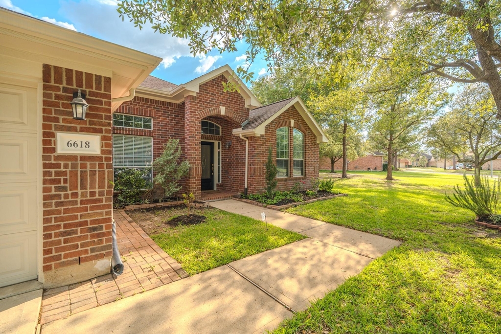6618 Trenton Lake Lane - Photo 1