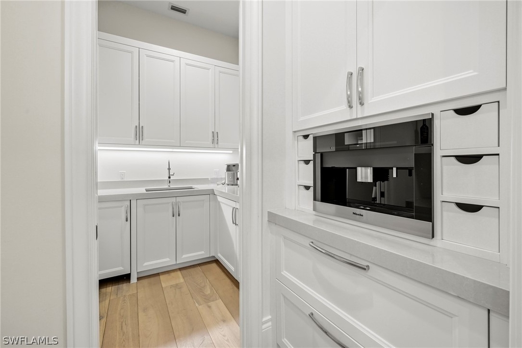 215 3rd Avenue N - Photo 10
