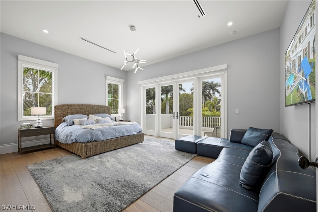 215 3rd Avenue N - Photo 33