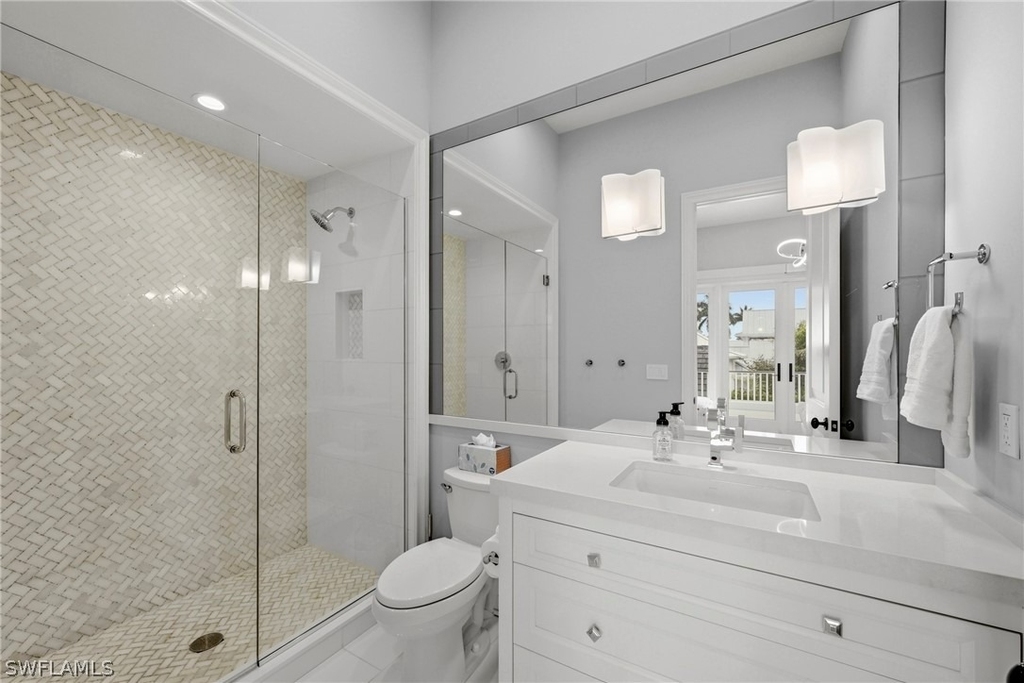 215 3rd Avenue N - Photo 29