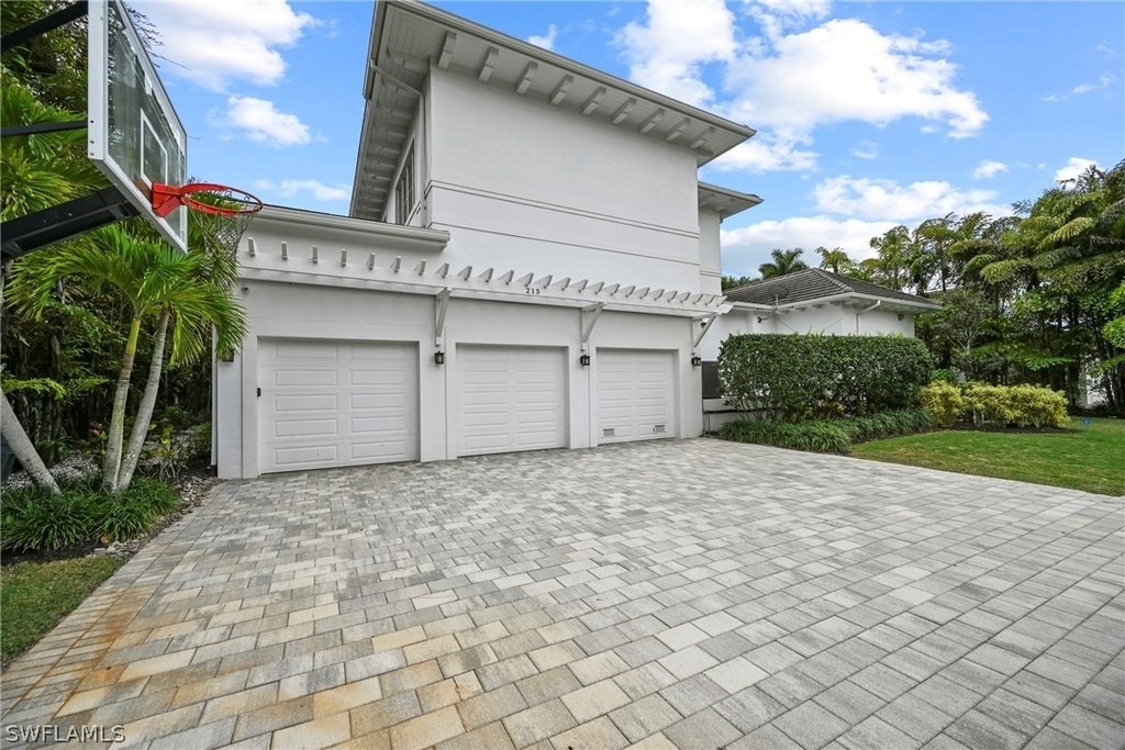 215 3rd Avenue N - Photo 46