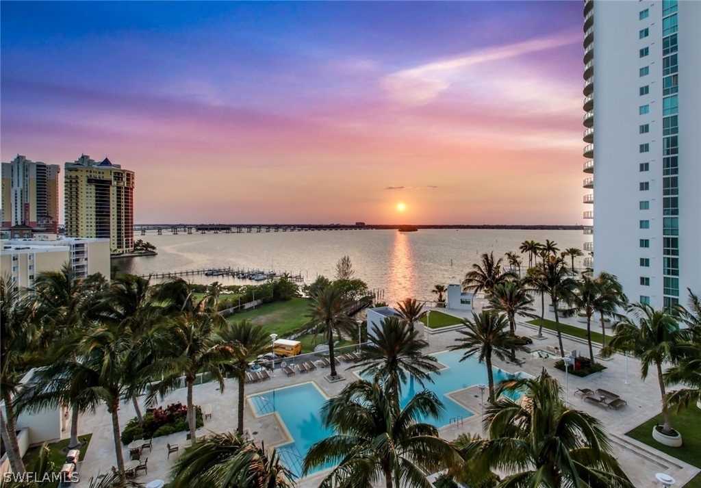 3000 Oasis Grand Boulevard - Photo 1