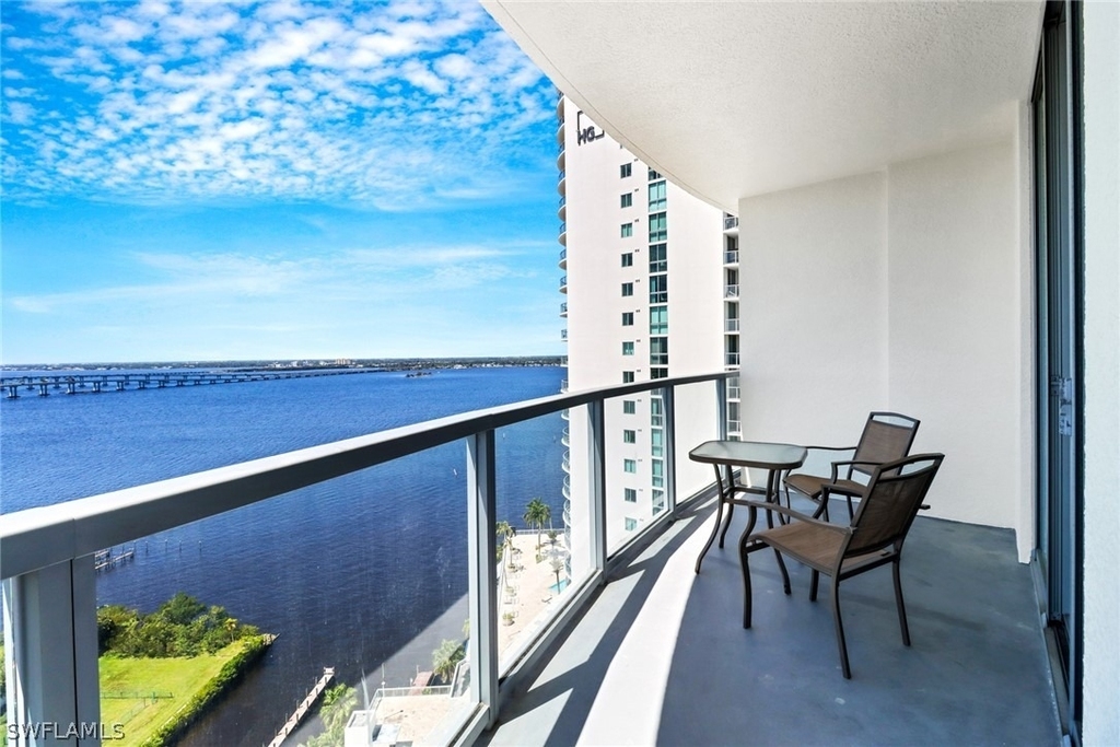 3000 Oasis Grand Boulevard - Photo 31