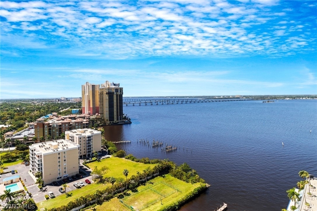 3000 Oasis Grand Boulevard - Photo 34