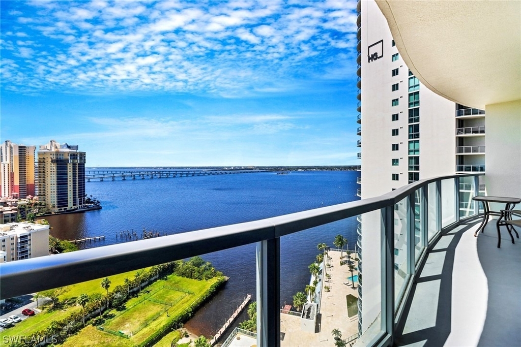 3000 Oasis Grand Boulevard - Photo 36