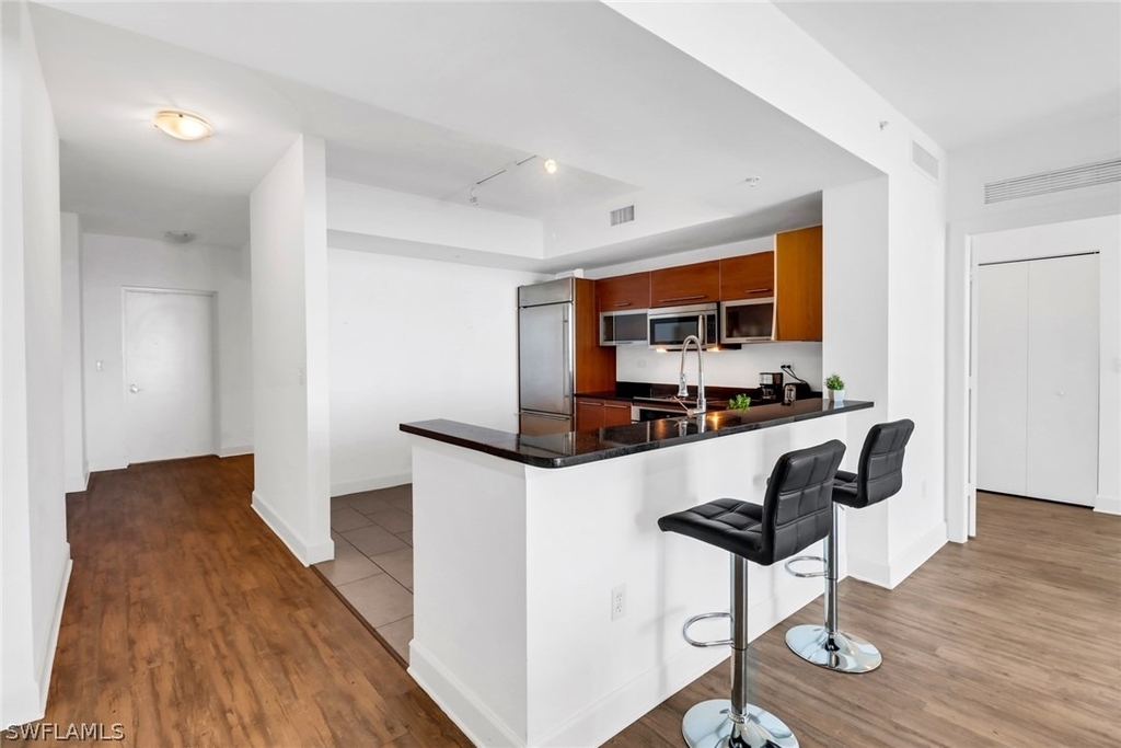 3000 Oasis Grand Boulevard - Photo 13