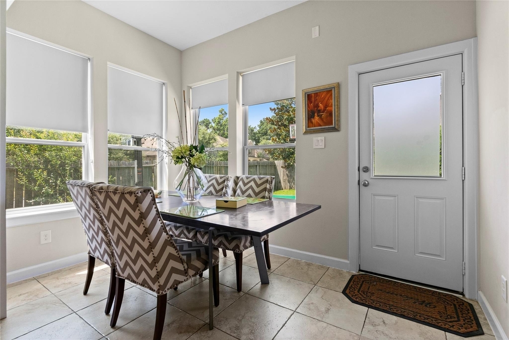 31503 Reston Cliff Court - Photo 10
