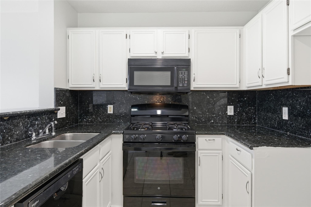 2034 Greenwest Drive - Photo 15