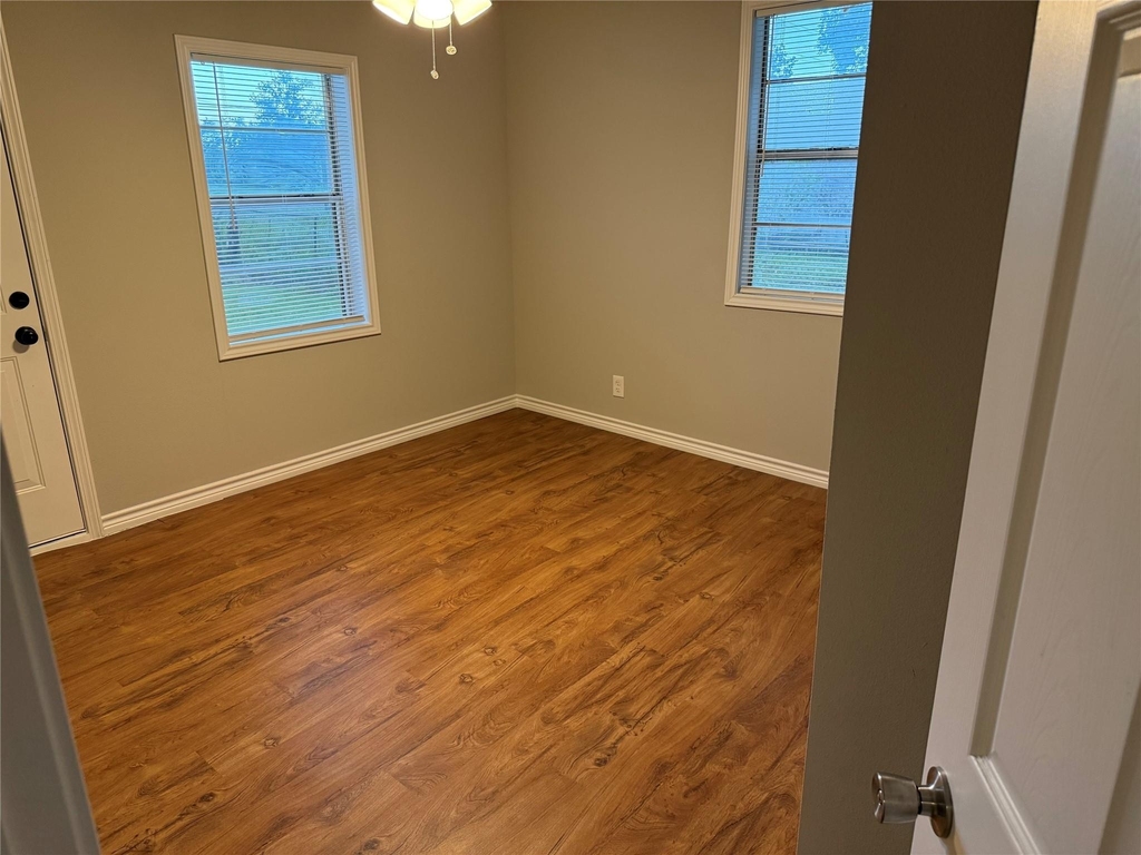 1934 Austin Avenue - Photo 12