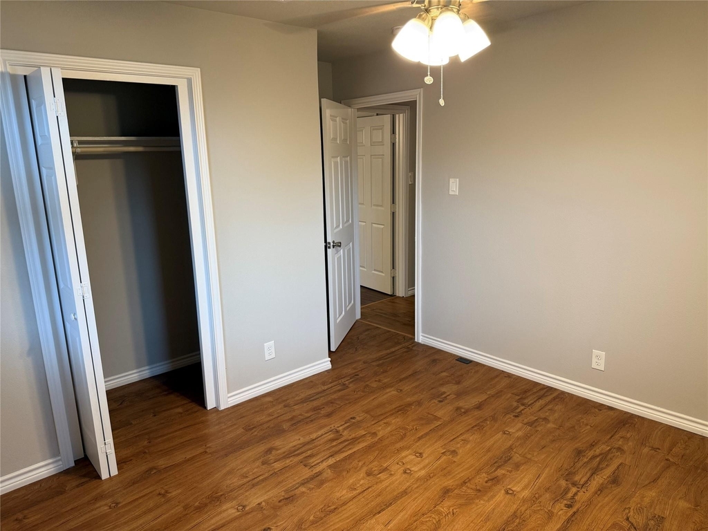 1934 Austin Avenue - Photo 11